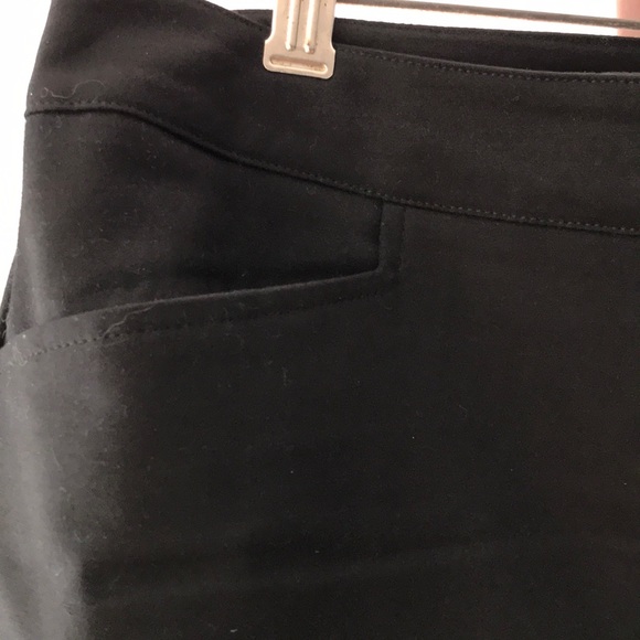 NWOT crop black pants. Not worn. Size 10 or 1.5 - Picture 3 of 5